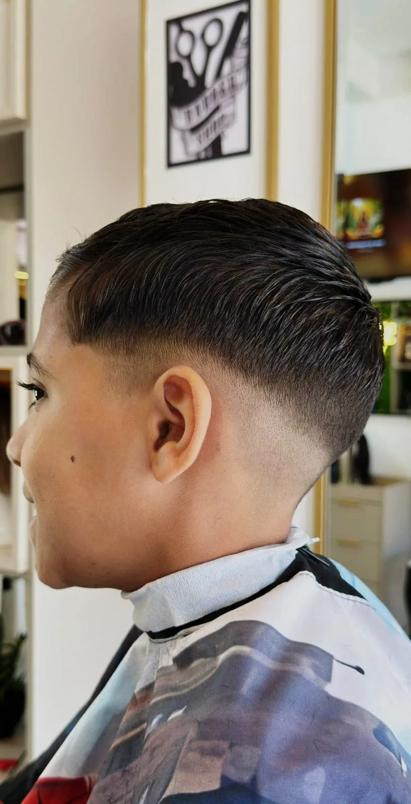 Corte infantil com degradê baixo e topo alinhado